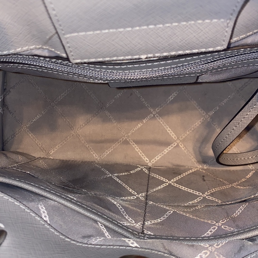 Michael kors purse - Picture 3 of 4